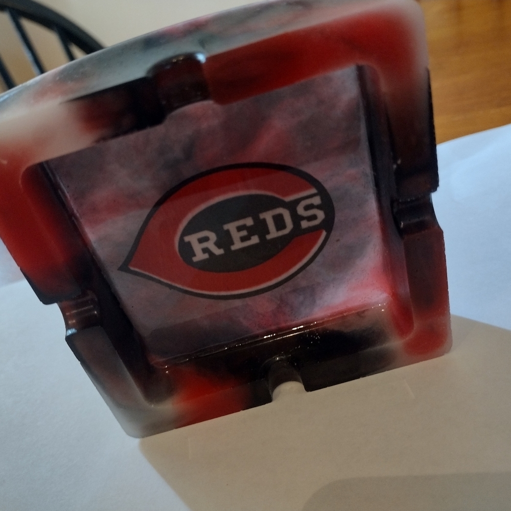 Cincinnati Reds ashtray - Picture 5 of 5